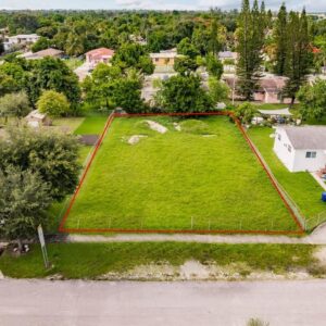 915 NW 104th St, Miami, FL