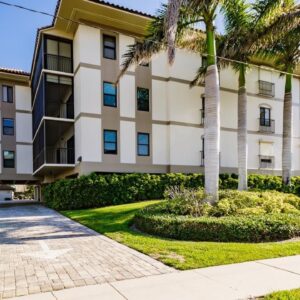 960 Swallow Ave, Marco Island, FL